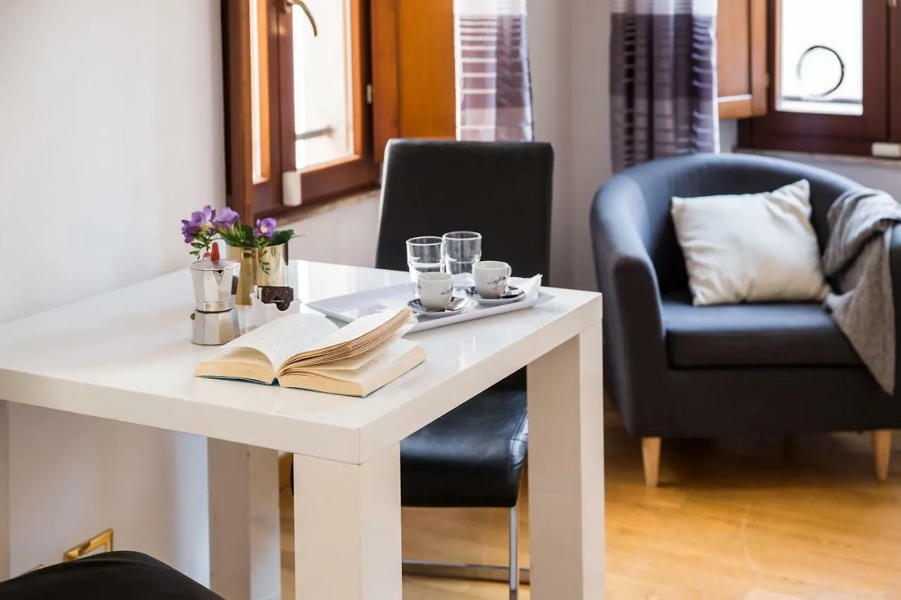 Sant'Angelo Apartments Rome